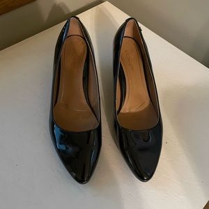 new black vionic pumps! Size 9